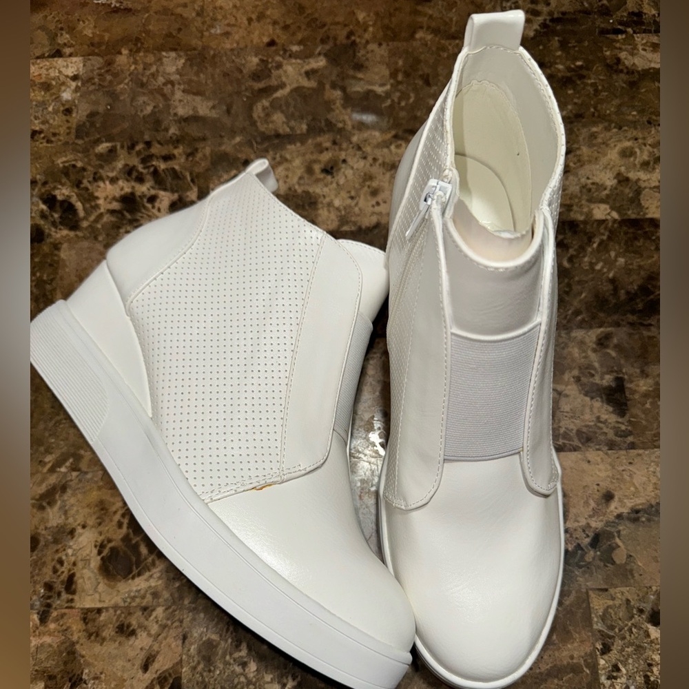 Wedge Ankle Boot Sneaker Shoes Size 8.5